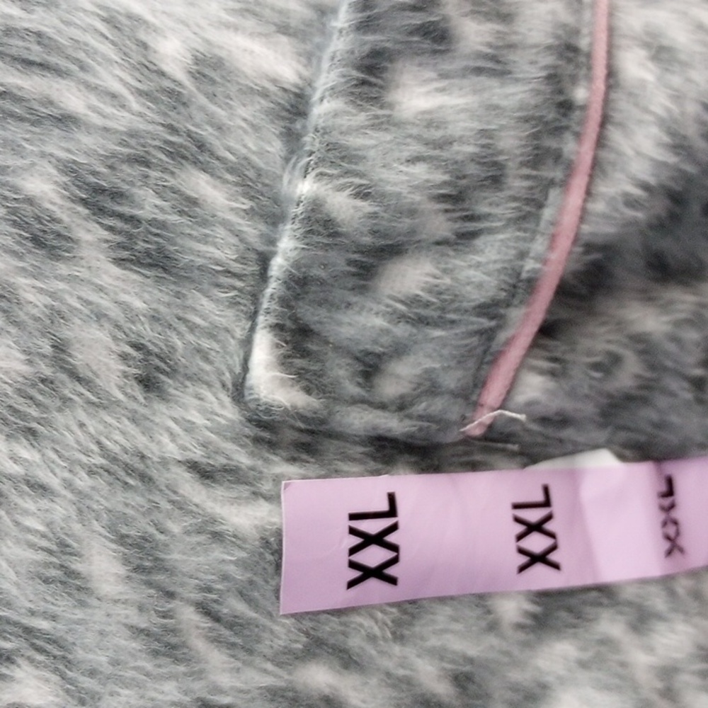Ellen Tracy Gray Animal Print Top with Pink Accents Pajama Set Size XXL NWT - Picture 3 of 7